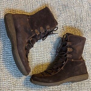 Timberland Brown Lace Up Boots with Rustic Style